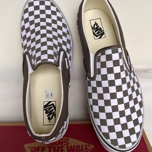 Vans WMNS Classic Slip-On Color Theory Checkerboard•
VN000BV29JC
Sneakers - Picture 6 of 16